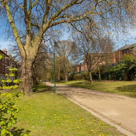 Limpenny Studio Apartment - Work Friendly And Outstanding Garden Studio Close To City Centre Nottingham Exterior photo