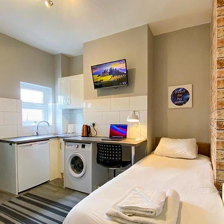 Limpenny Studio Apartment - Work Friendly And Outstanding Garden Studio Close To City Centre Nottingham Exterior photo