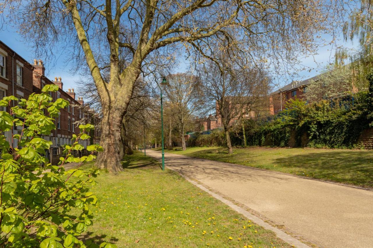 Limpenny Studio Apartment - Work Friendly And Outstanding Garden Studio Close To City Centre Nottingham Exterior photo